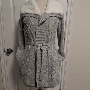 Thyme Cozy Gray Knit Cardigan with Faux Fur Collar